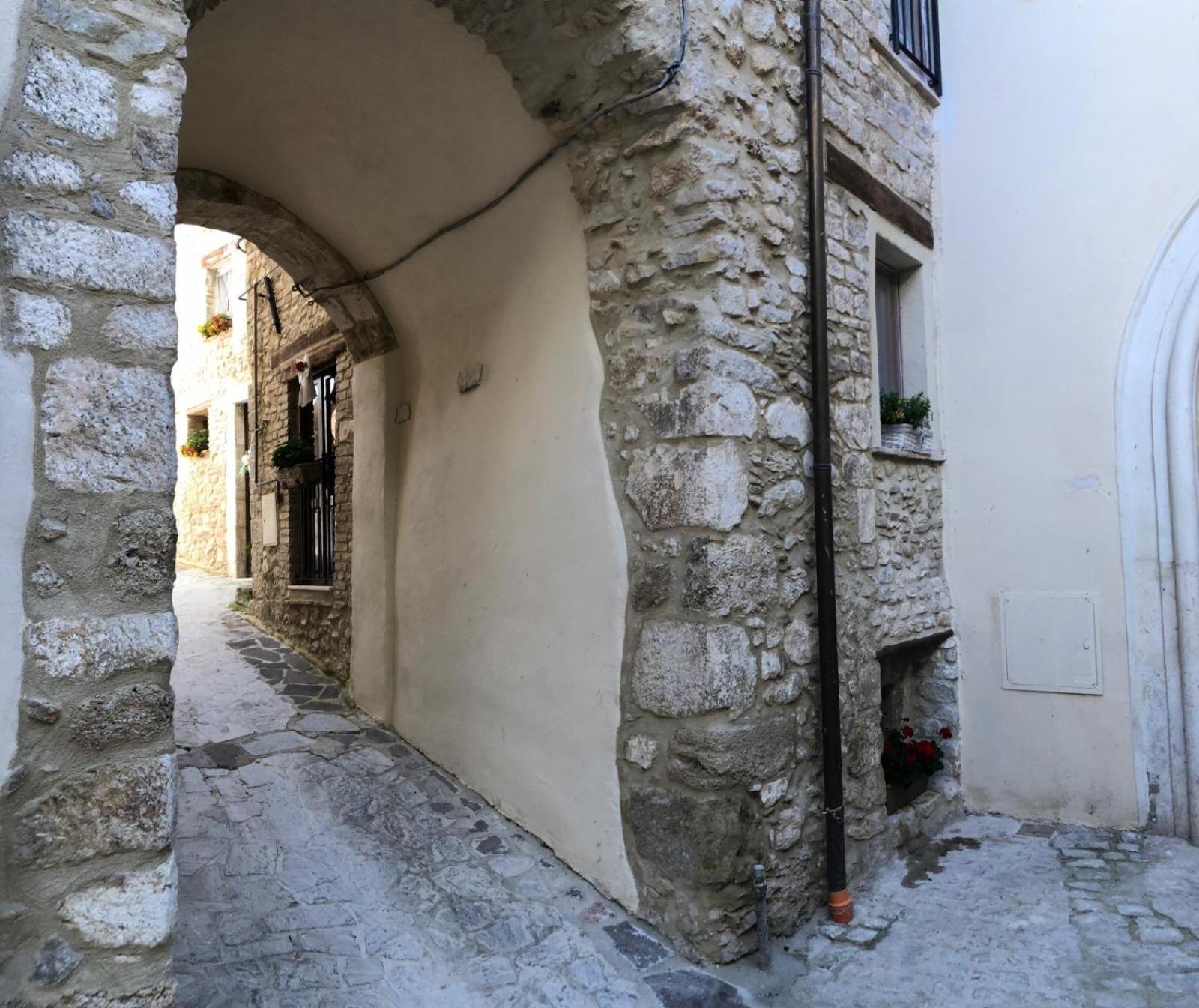 Casa Vacanze Margiu Pater Domus Goriano Sicoli Buitenkant foto